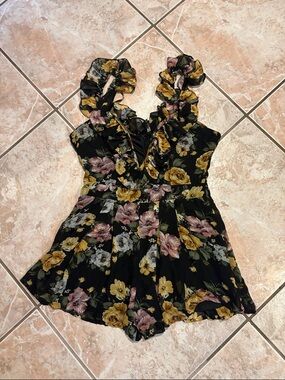 BANJUL floral structured retro ruffle sleeve romper